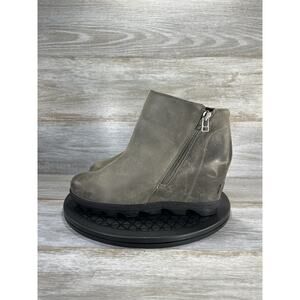 Sorel Women's Joan of Arctic Wedge II Zip Up Gray Leather Boots Size 9